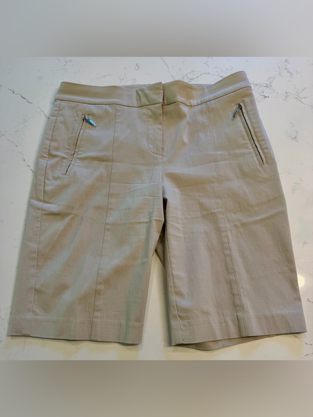 IZOD Golf Women's Bermuda Shorts size 8